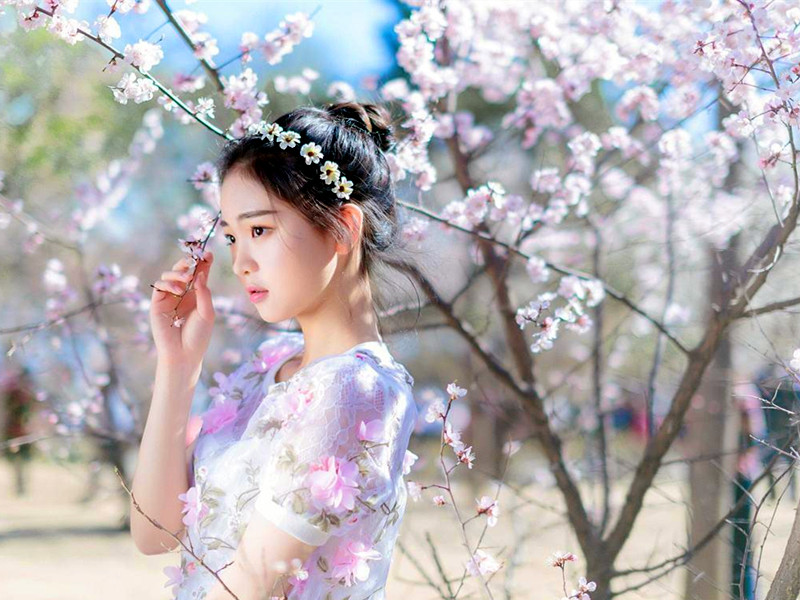 命中帶桃花，更容易有桃花運